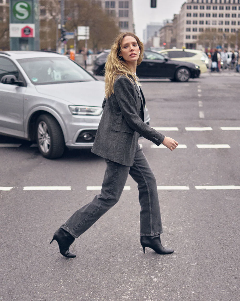 MMAshley Deluxe Jeans - Image 5