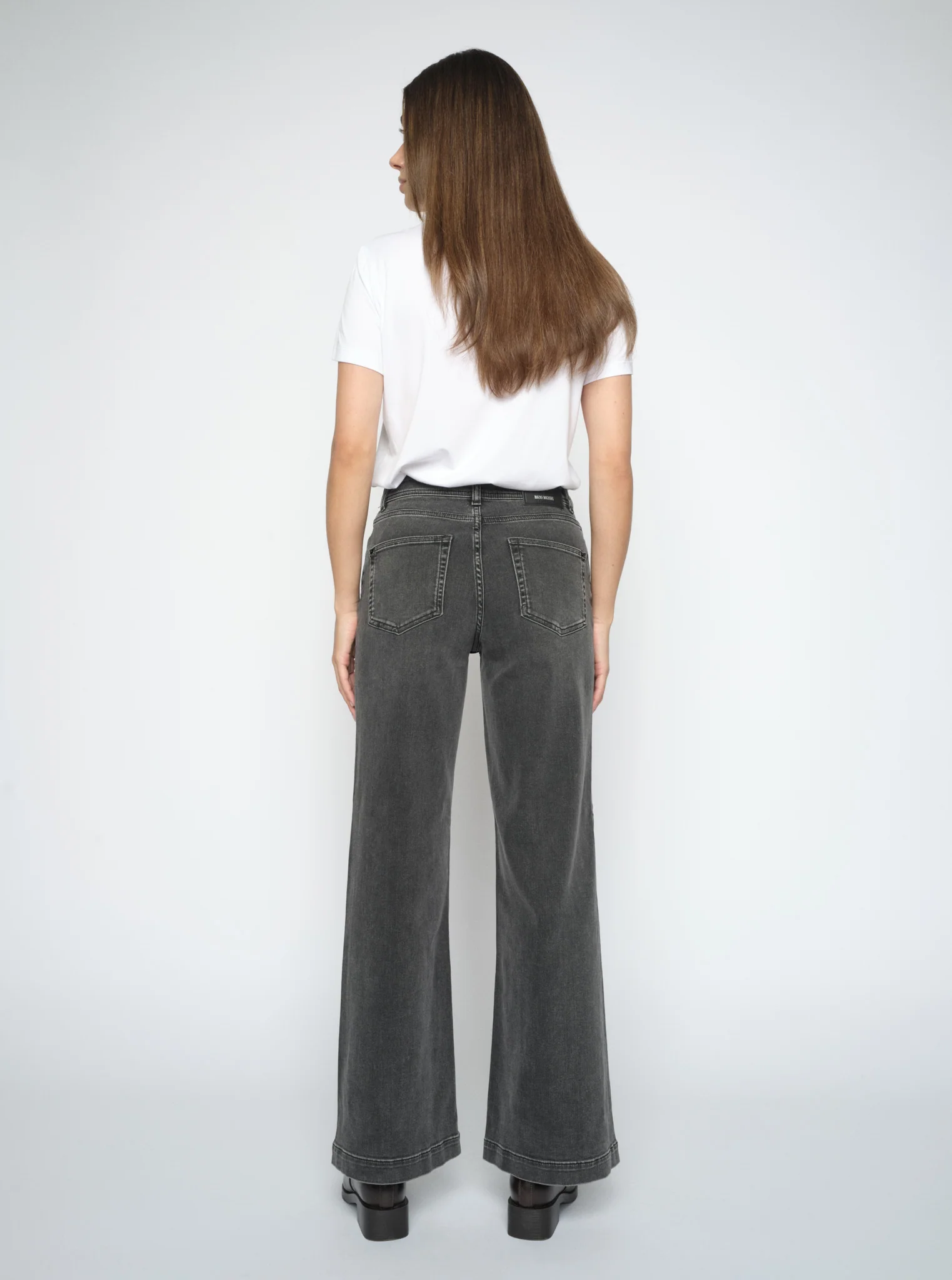 MMDara Deluxe Jeans - Image 2