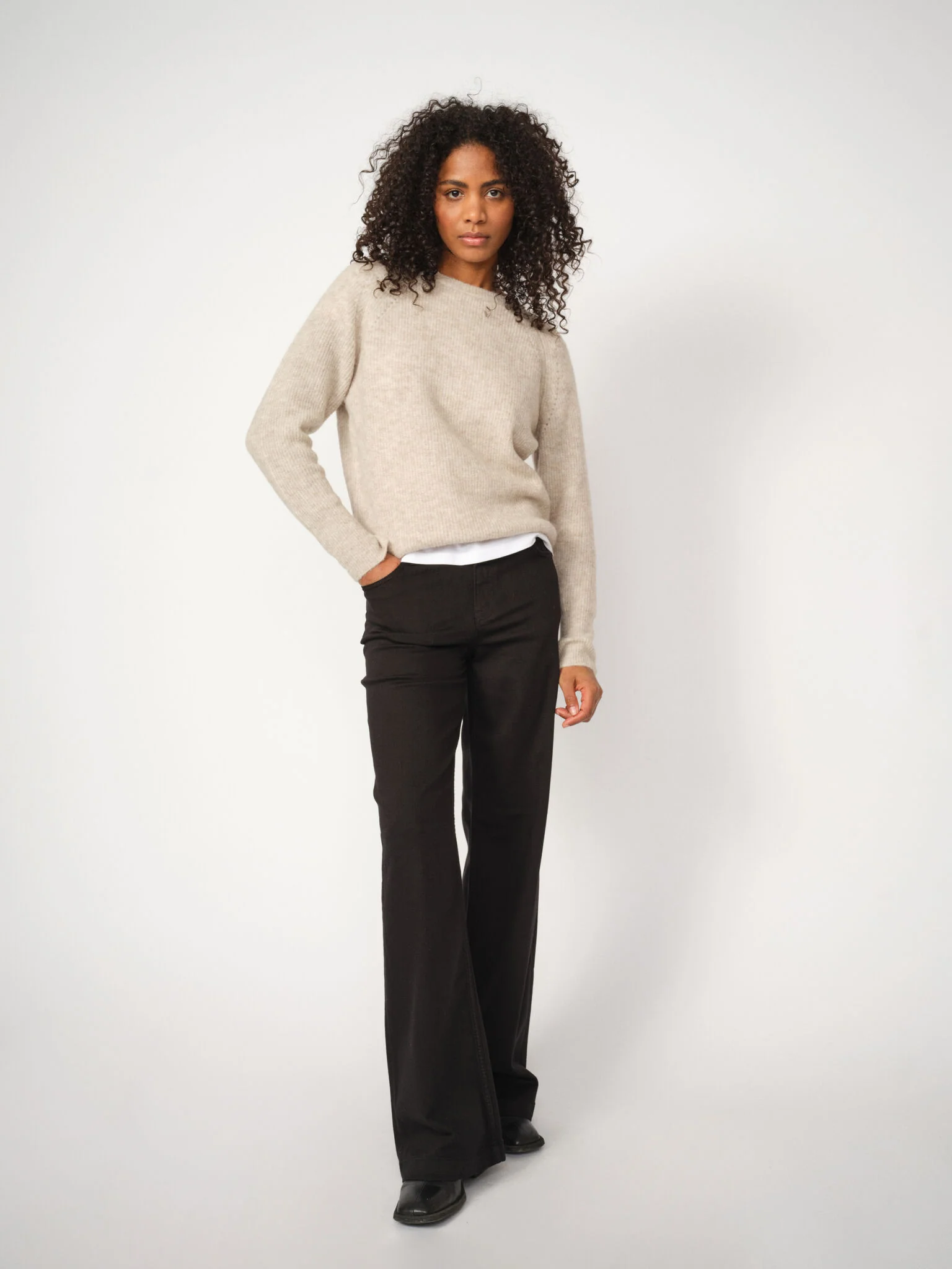 MMDara Deluxe Jeans - Image 9