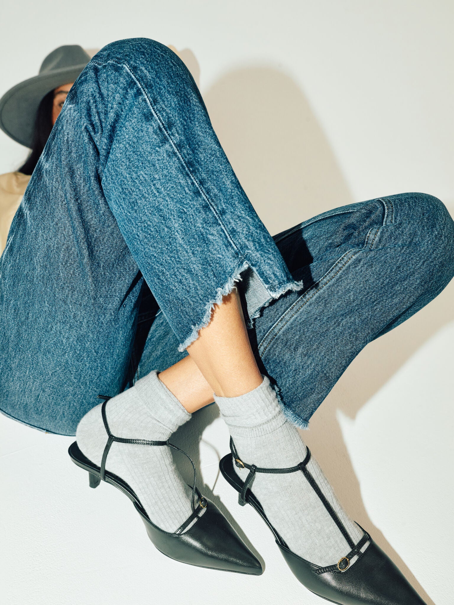 MMHFree Dark Jeans - Image 4