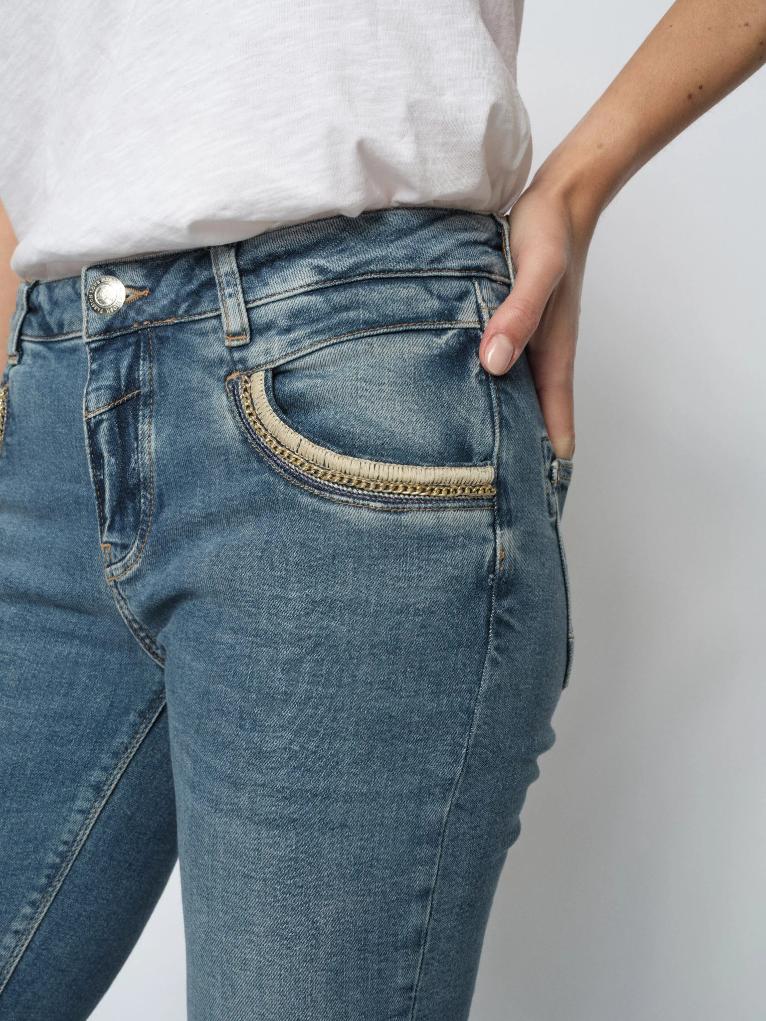MMNaomi Mateos Jeans - Image 2