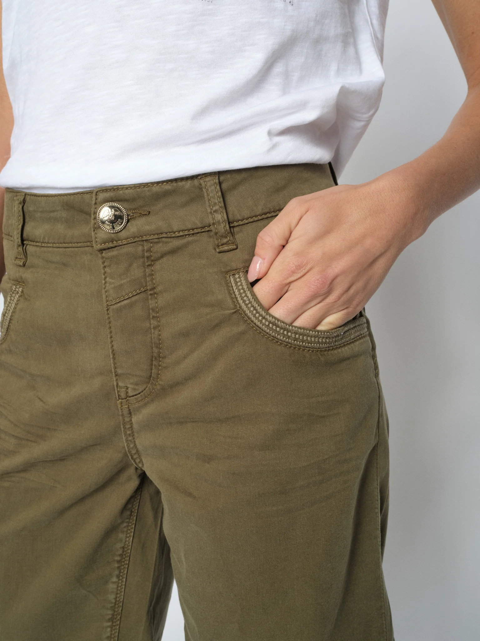 MMNaomi Treasure Shorts - Image 2