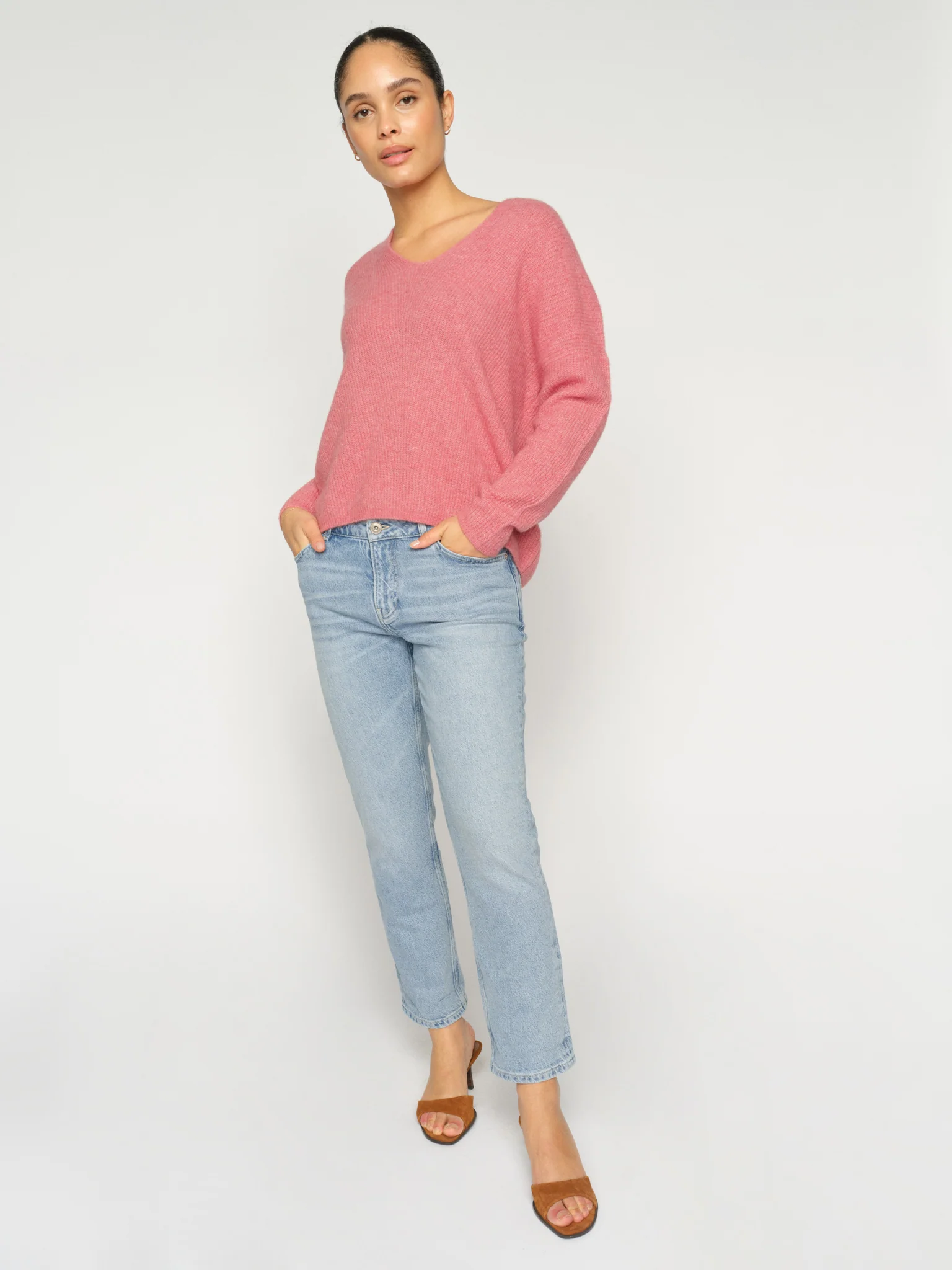 MMThora V-Neck Knit - Image 10